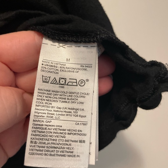 GAP Crop Top Black Size Medium - Picture 4 of 7